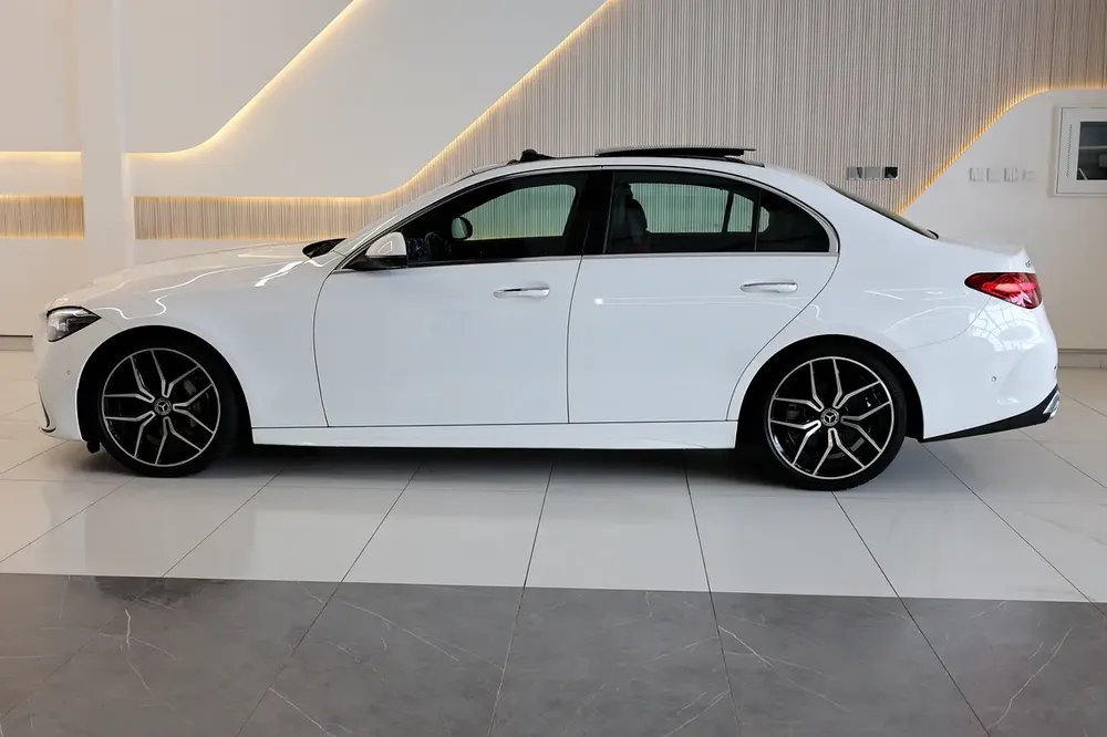 Pristine 2023 Mercedes-Benz C200 | GCC Specs | Low Mileage - Image 5