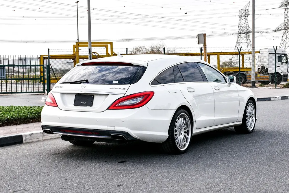 2013 - BENZ CLS550 STW - SUPER CLEAN - LIKE NEW - ONLY 138,000 KM - Image 6