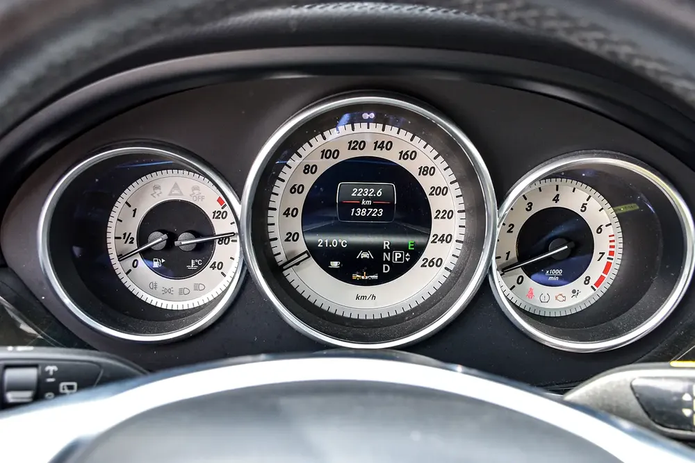 2013 - BENZ CLS550 STW - SUPER CLEAN - LIKE NEW - ONLY 138,000 KM - Image 9