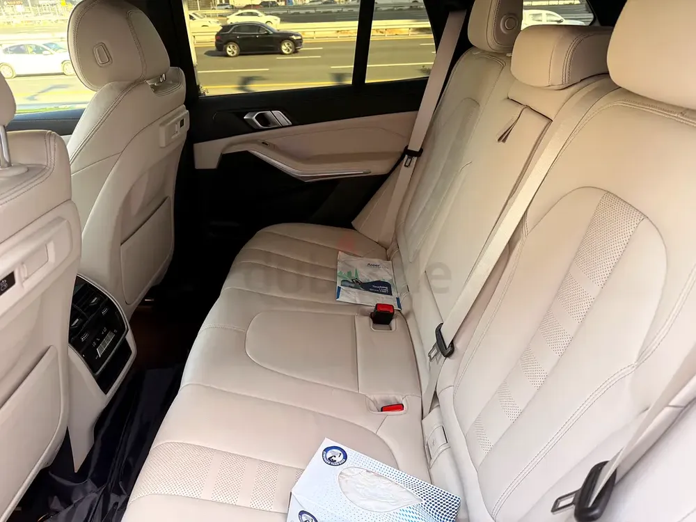 BMW X5 xDrive40i 2021 American Specs - Excellent Condition - Image 4