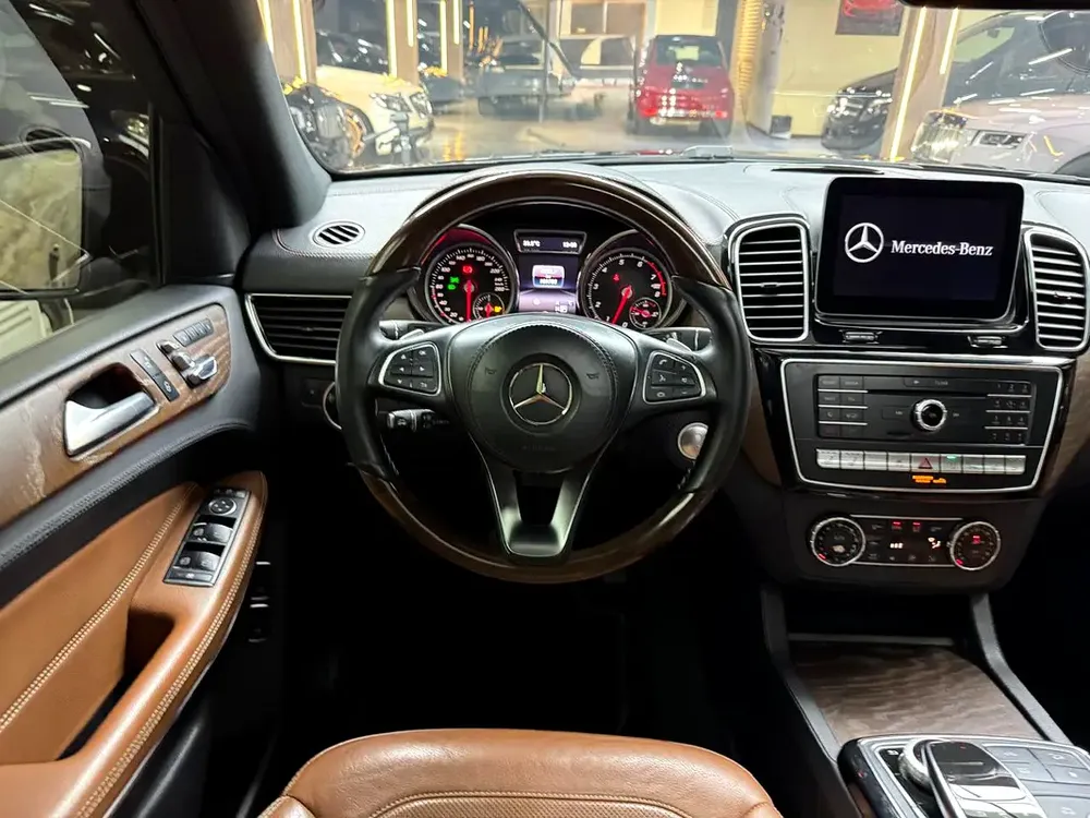 AED 1,914 P.MP | Mercedes-Benz GLS 500 | 4.7L V8 | 2018, GCC Specs - Image 10