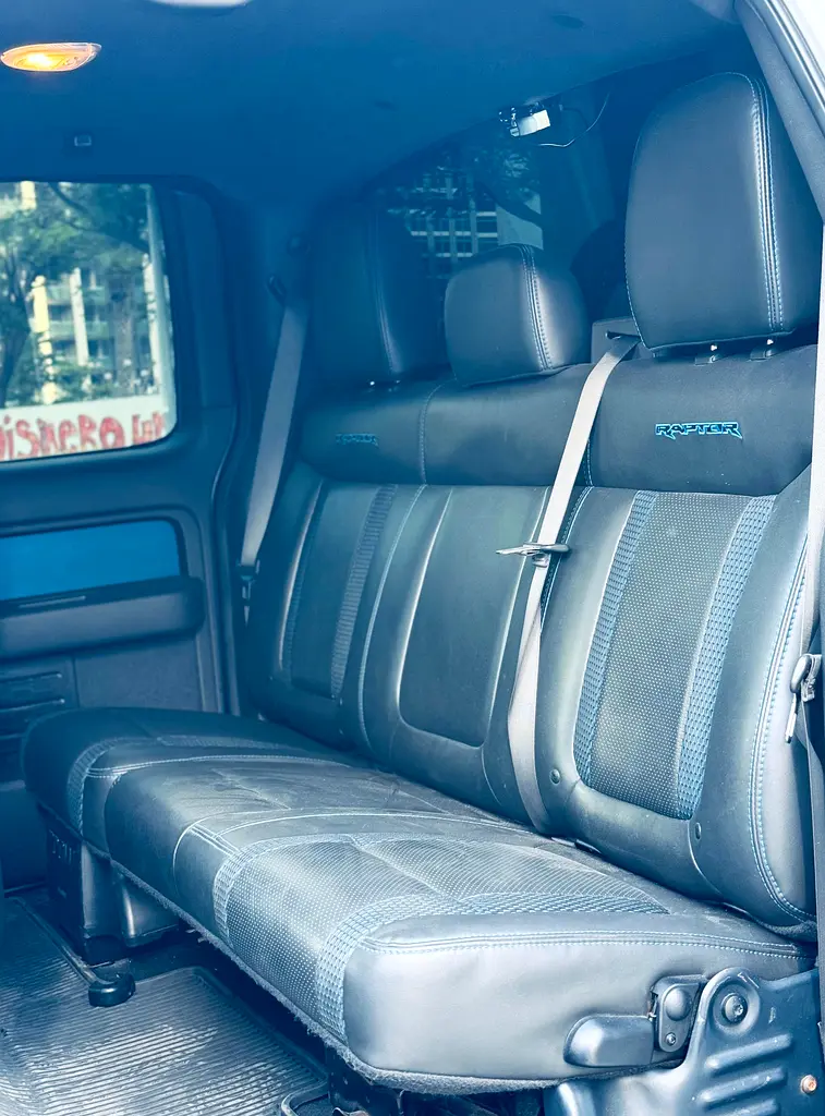 2012 FORD F150 RAPTOR SVT GCC SPECS IN EXCELLENT CONDITION - Image 12