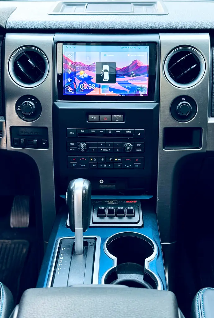 2012 FORD F150 RAPTOR SVT GCC SPECS IN EXCELLENT CONDITION - Image 15