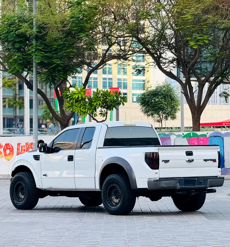 2012 FORD F150 RAPTOR SVT GCC SPECS IN EXCELLENT CONDITION - Image 4