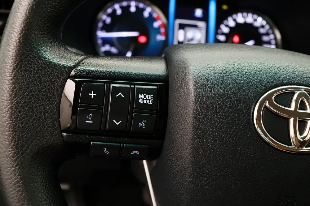 **Special offer** TOYOTA Fortuner 5 DR P 2.7L AT EXR RA - Image 17