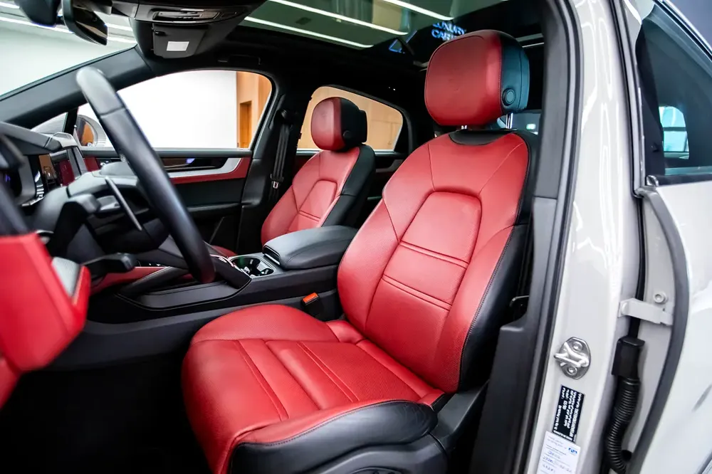 2024 | PORSCHE CAYENNE COUPE | GCC | WARRANTY AL NABOODAH | FULL OPTION | EXCELLENT CONDITION | - Image 13