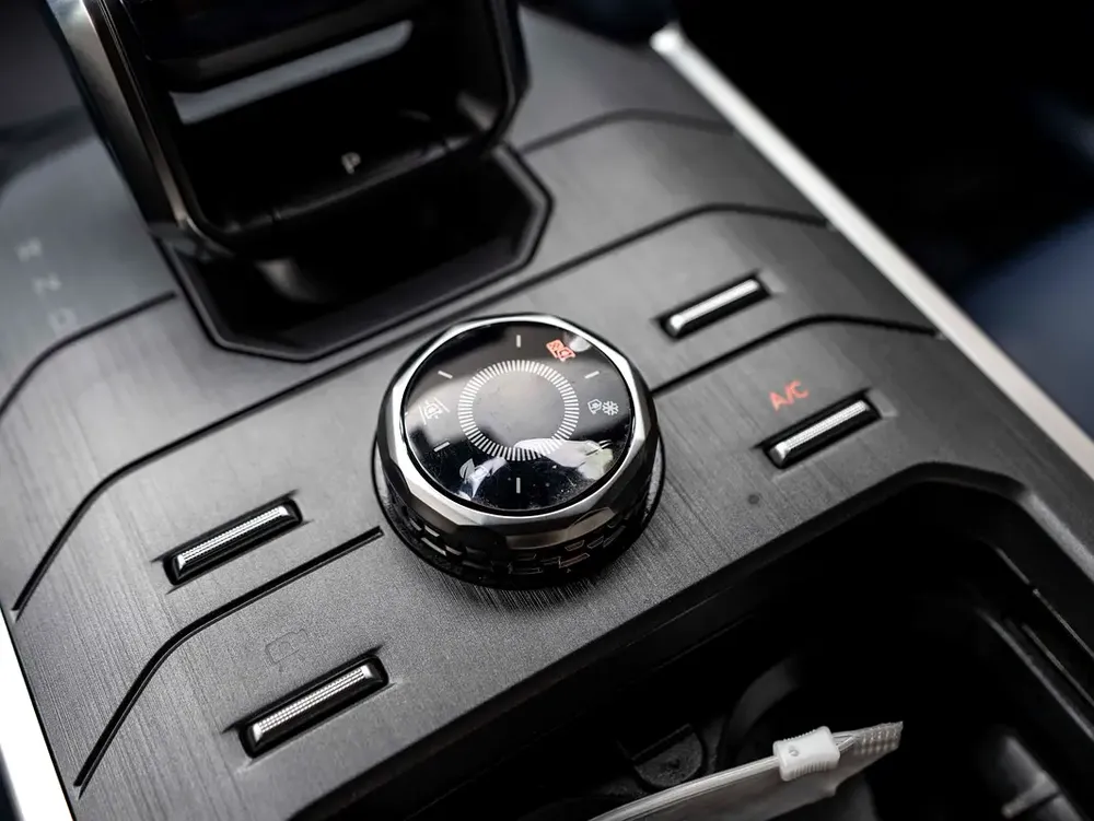 0% DOWN PAYMENT! | SAVVY-BUY | JETOUR T2 PHEV | 619 HP | WARRANTY - Image 16
