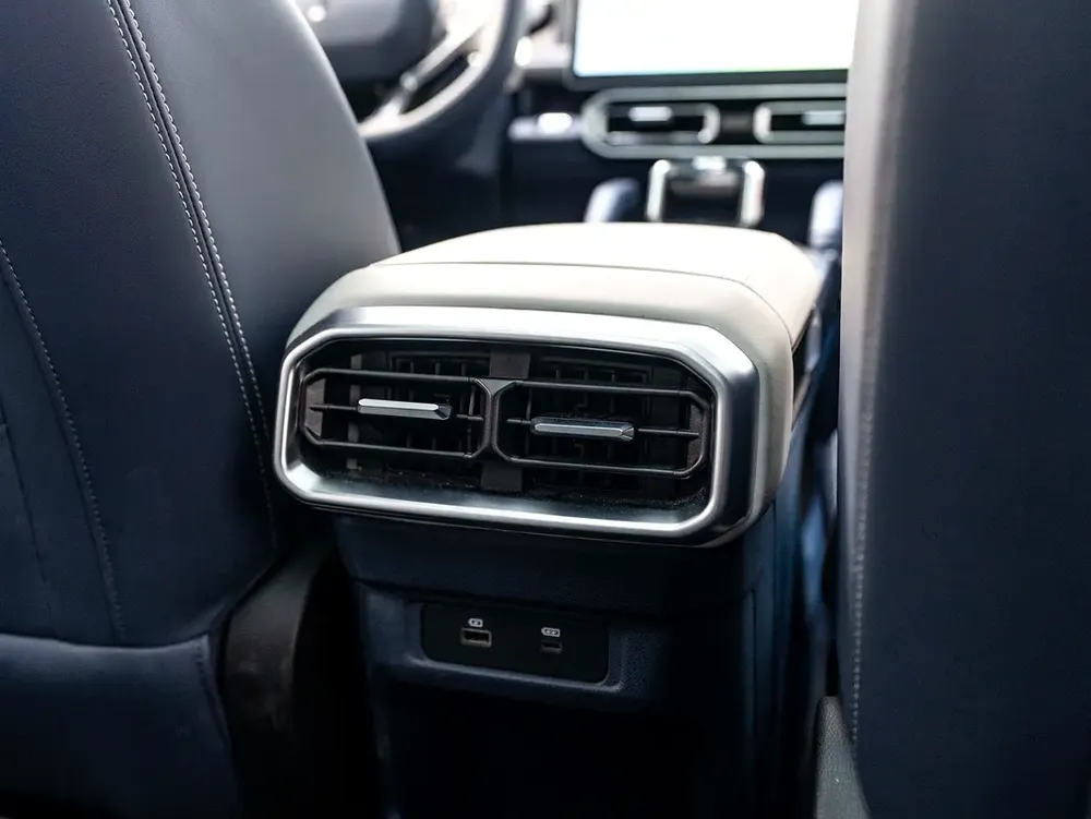 0% DOWN PAYMENT! | SAVVY-BUY | JETOUR T2 PHEV | 619 HP | WARRANTY - Image 19