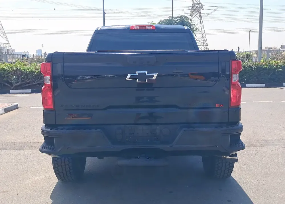 SHAHEEN SILVERADO 2023 TRAIL BOSS V8 10 GEAR GCC BIN HAMOODAH + ORGINAL PAINT EXTRA MODIFIED - Image 10