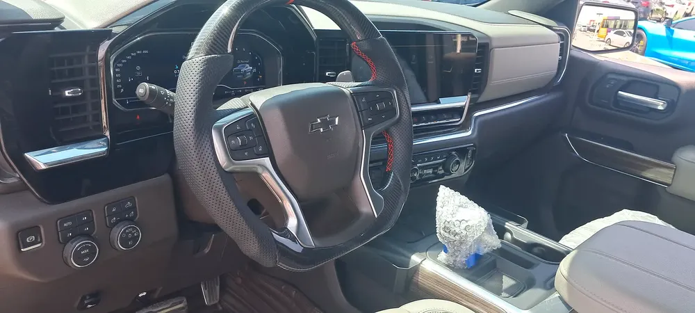 SHAHEEN SILVERADO 2023 TRAIL BOSS V8 10 GEAR GCC BIN HAMOODAH + ORGINAL PAINT EXTRA MODIFIED - Image 14
