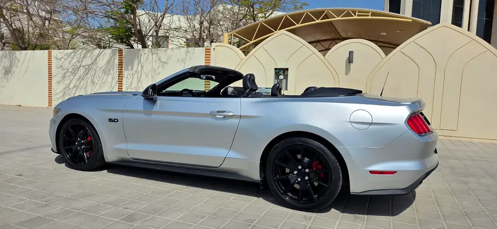 2015-Ford Mustang GT-Full option-Excellent Condition - Image 10