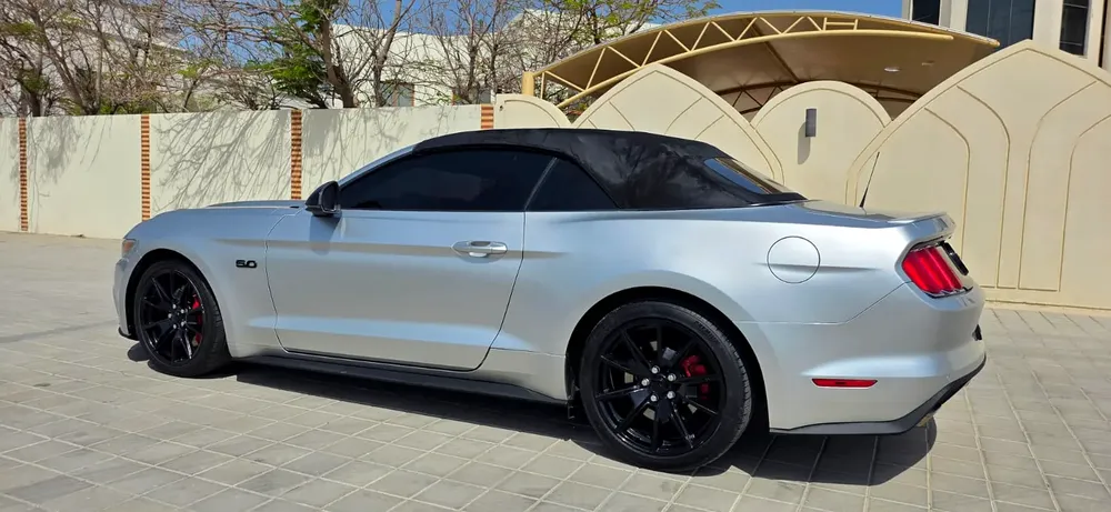 2015-Ford Mustang GT-Full option-Excellent Condition - Image 5