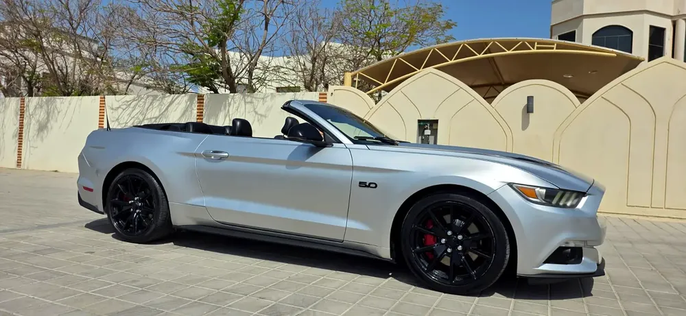 2015-Ford Mustang GT-Full option-Excellent Condition - Image 6