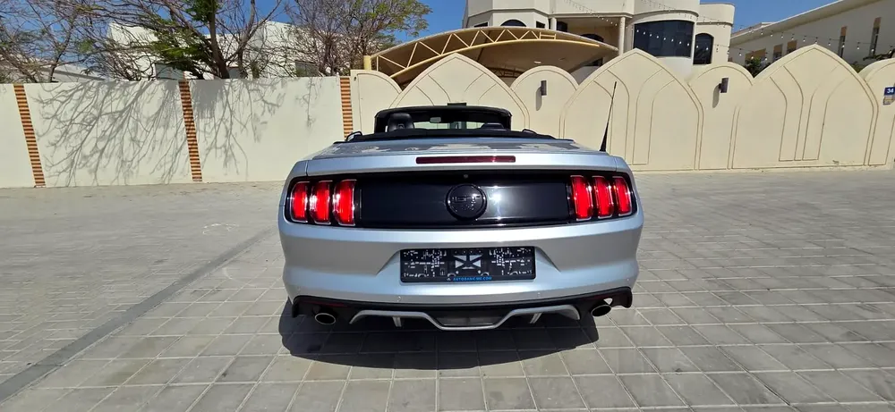 2015-Ford Mustang GT-Full option-Excellent Condition - Image 9