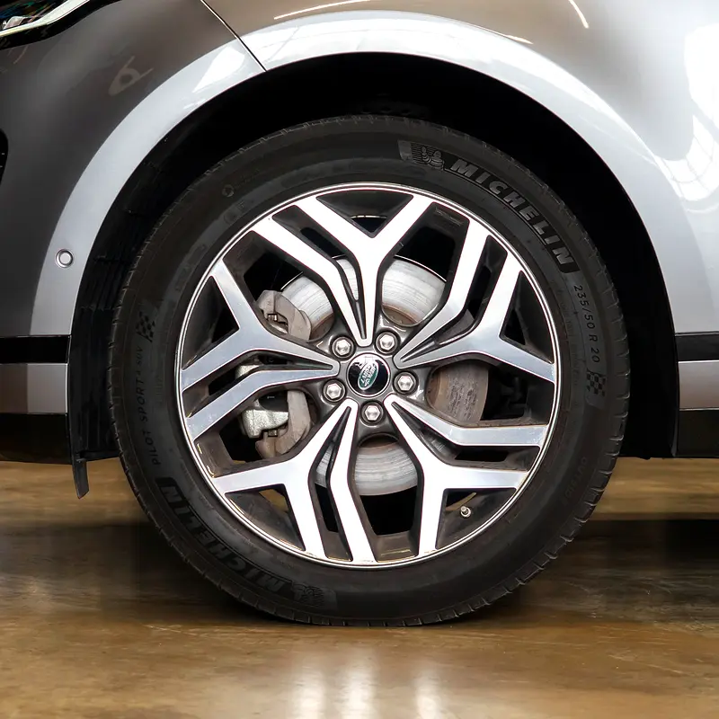 AED 2,490 pm  • 0% Downpayment • Evoque R-Dynamic HSE  • 1 Year Warranty - Image 7