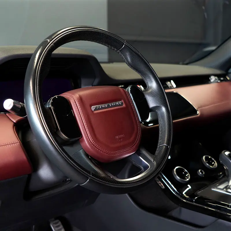 AED 2,490 pm  • 0% Downpayment • Evoque R-Dynamic HSE  • 1 Year Warranty - Image 9