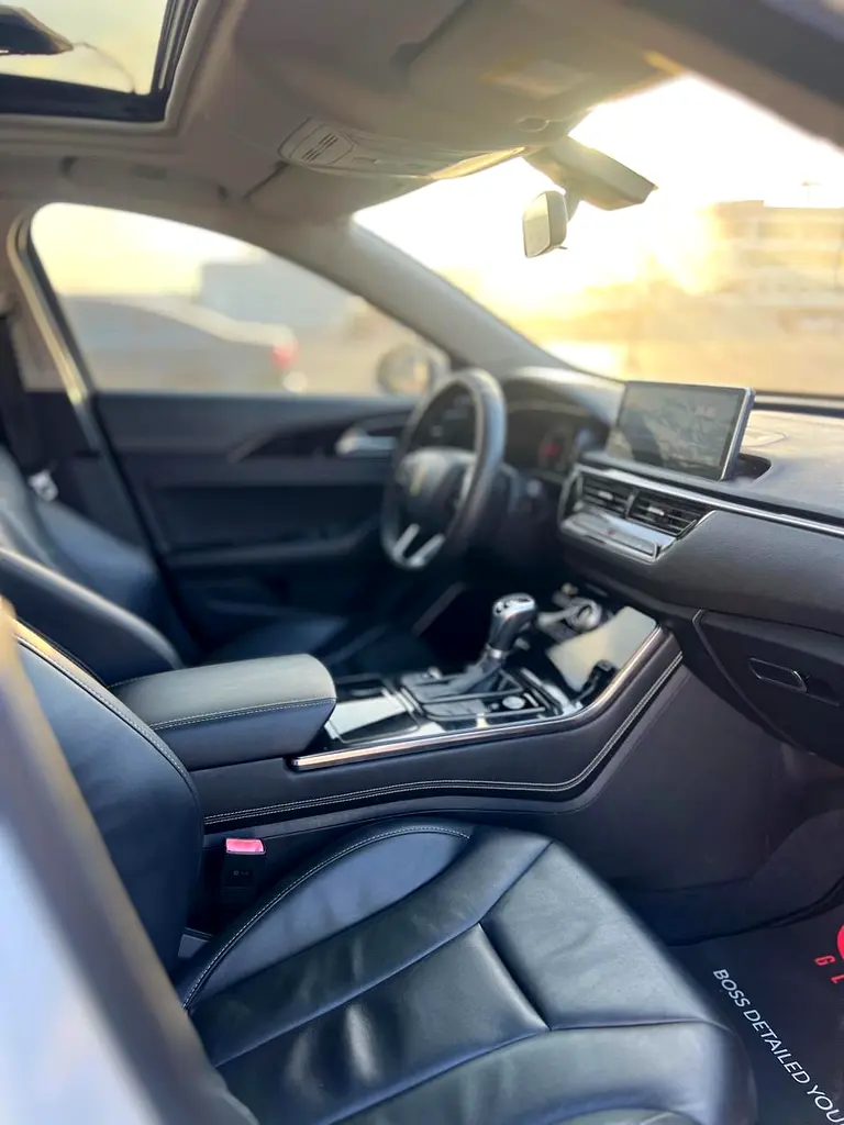 Hongqi H5 Comfort 2019 - GCC Specs - Excellent Condition - Image 8