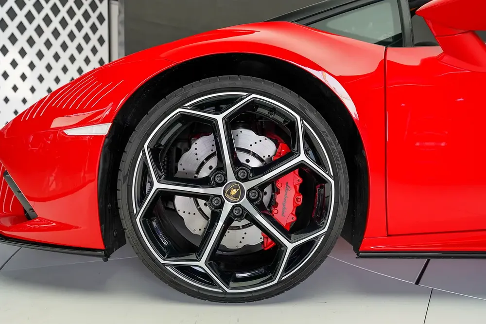 HURACAN EVO SPYDER | TWO TONE INTERIOR | WARRANTY AVAIALBLE - Image 6