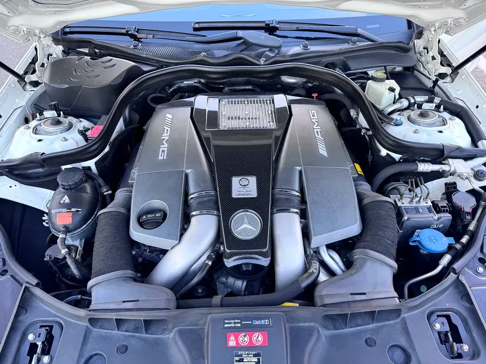MERCEDES CLS63AMG 2011 MODEL FRESH JAPAN IMPORT FULL OPTION AND IN ORIGINAL PAINT - Image 17