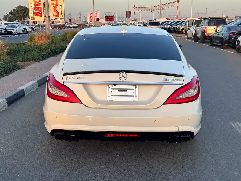 MERCEDES CLS63AMG 2011 MODEL FRESH JAPAN IMPORT FULL OPTION AND IN ORIGINAL PAINT - Image 6