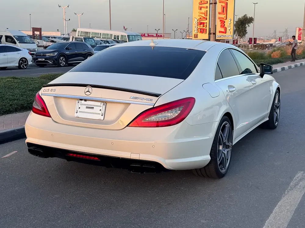 MERCEDES CLS63AMG 2011 MODEL FRESH JAPAN IMPORT FULL OPTION AND IN ORIGINAL PAINT - Image 7