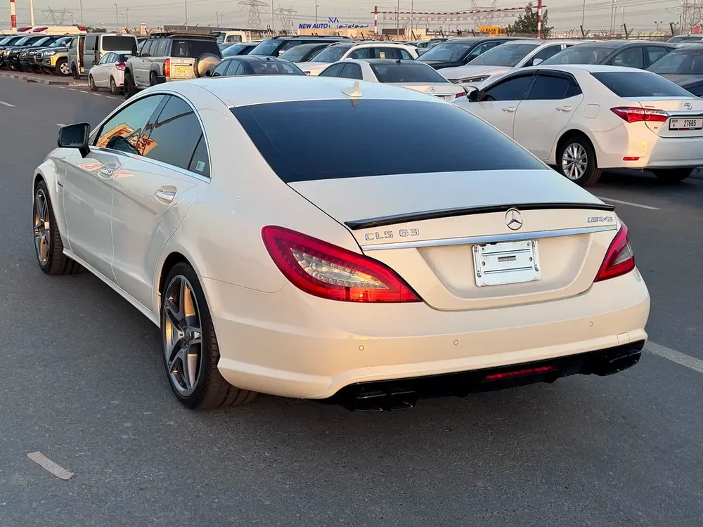 MERCEDES CLS63AMG 2011 MODEL FRESH JAPAN IMPORT FULL OPTION AND IN ORIGINAL PAINT - Image 8