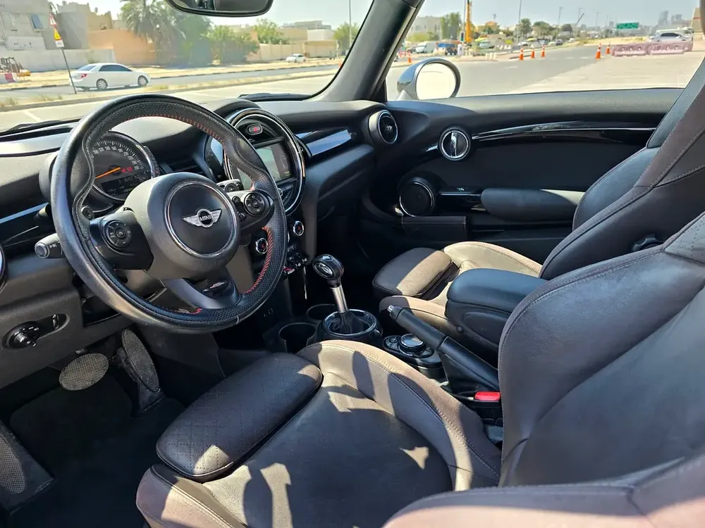 MINI Cooper S 2017 GCC Specs - Low Mileage - Image 4