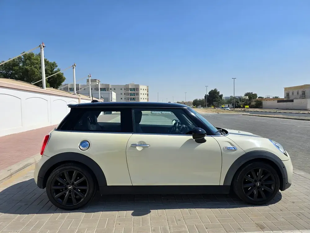 MINI Cooper S 2017 GCC Specs - Low Mileage - Image 9