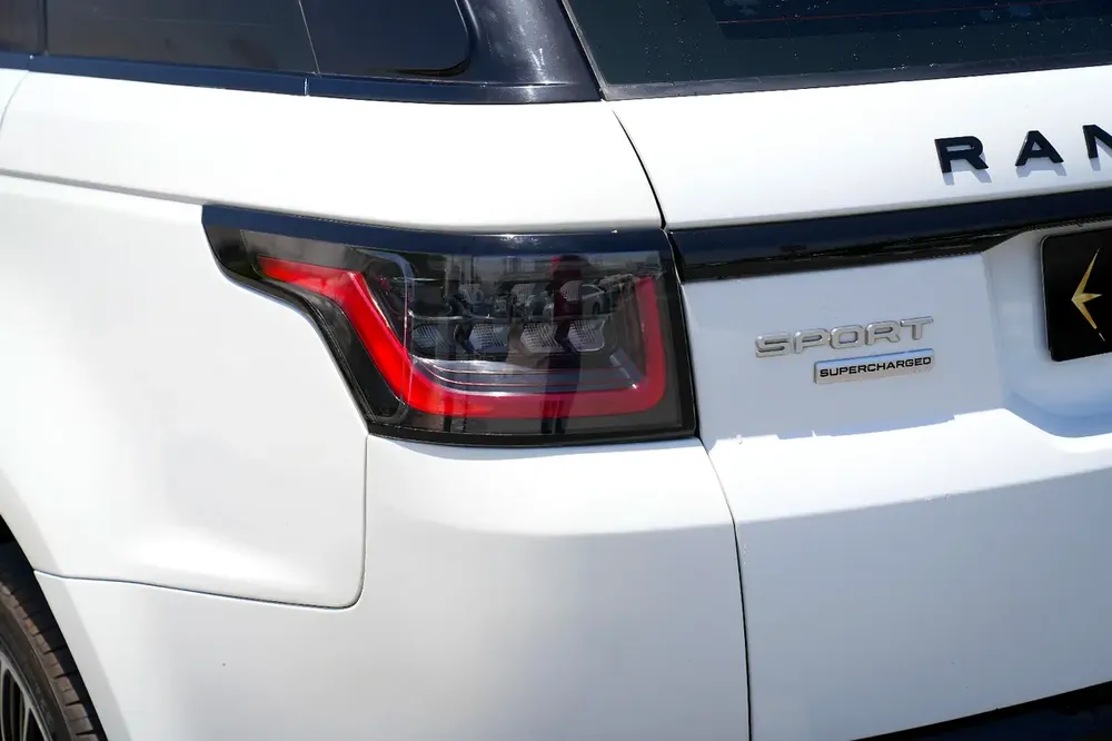 2018 Land Rover Range Rover Sport Supercharged | GCC Specs | Pristine Condition - Image 20