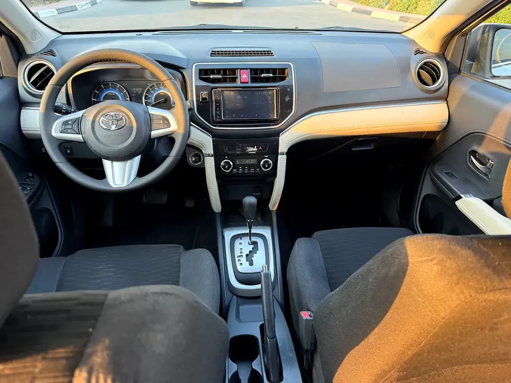 Toyota Rush 2019 EX - GCC Specs - Perfect Family Car - Image 5