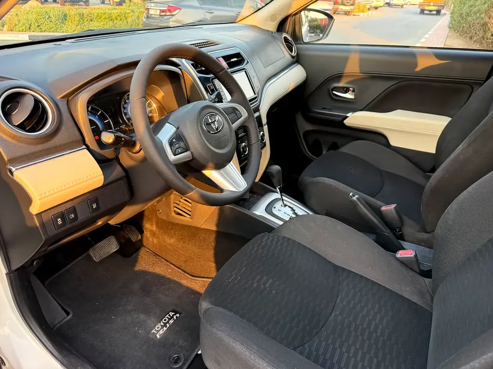 Toyota Rush 2019 EX - GCC Specs - Perfect Family Car - Image 8