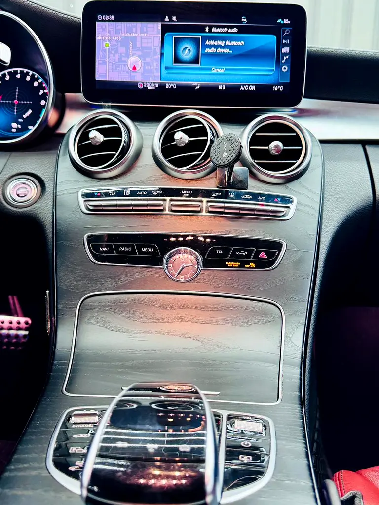 Mercedes-Benz C 300e 2020 GCC Specs - Image 14