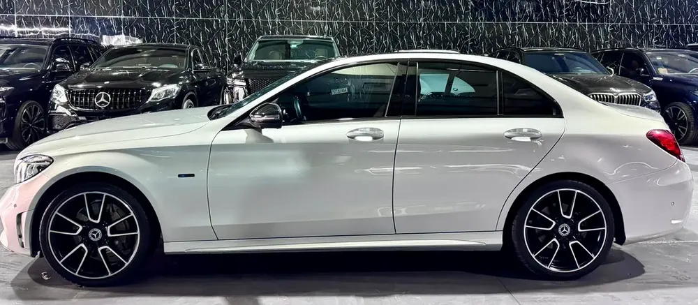 Mercedes-Benz C 300e 2020 GCC Specs - Image 8