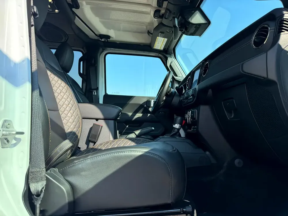 Wrangler 4XE 2.0L PHEV 4WD 2023 Export Price @ 155,500 AED - Image 12
