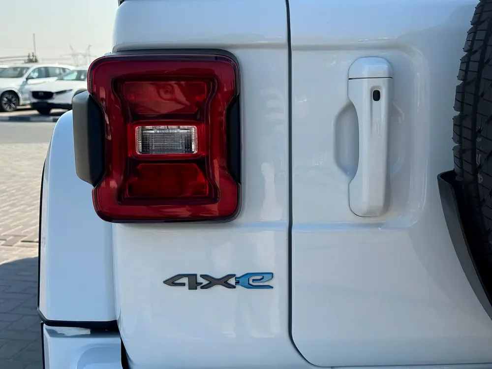 Wrangler 4XE 2.0L PHEV 4WD 2023 Export Price @ 155,500 AED - Image 13