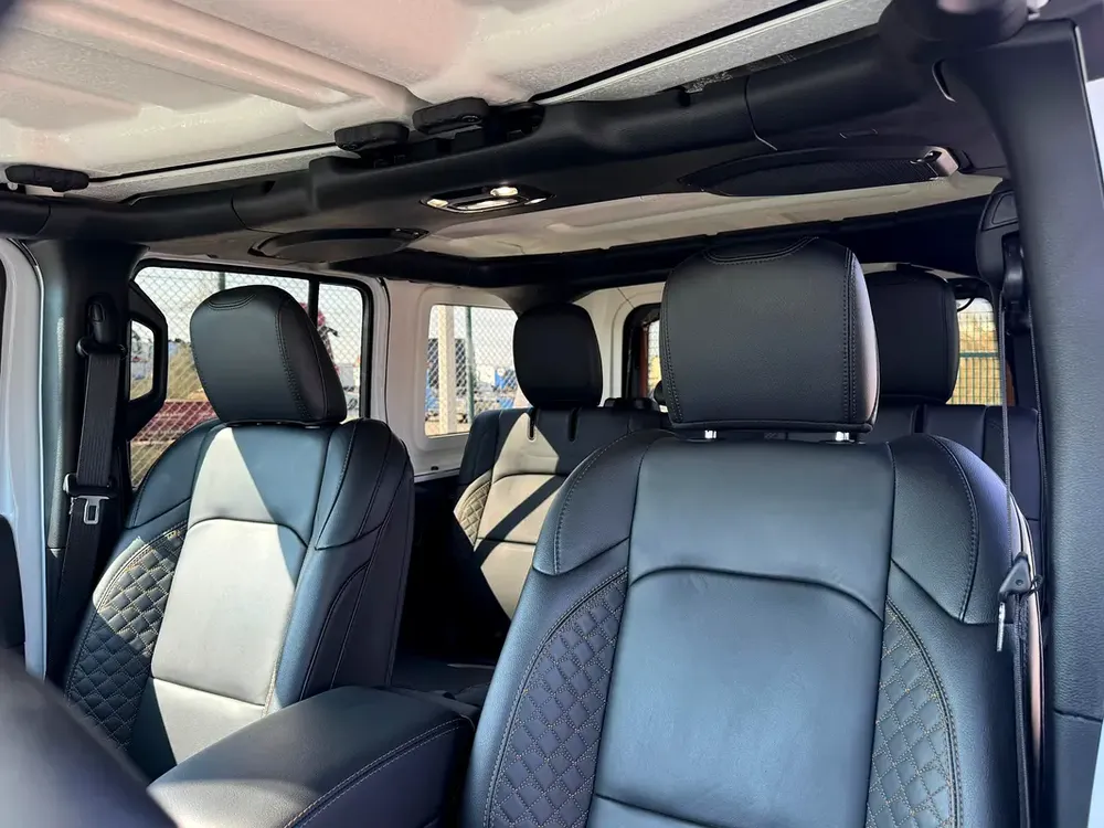 Wrangler 4XE 2.0L PHEV 4WD 2023 Export Price @ 155,500 AED - Image 18