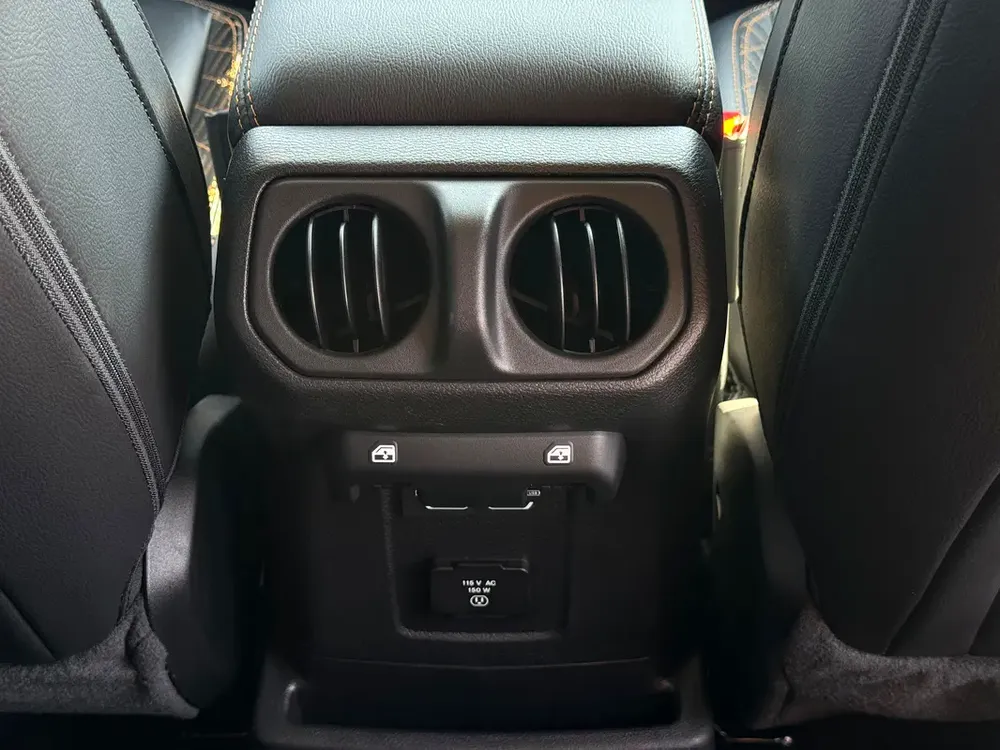 Wrangler 4XE 2.0L PHEV 4WD 2023 Export Price @ 155,500 AED - Image 8