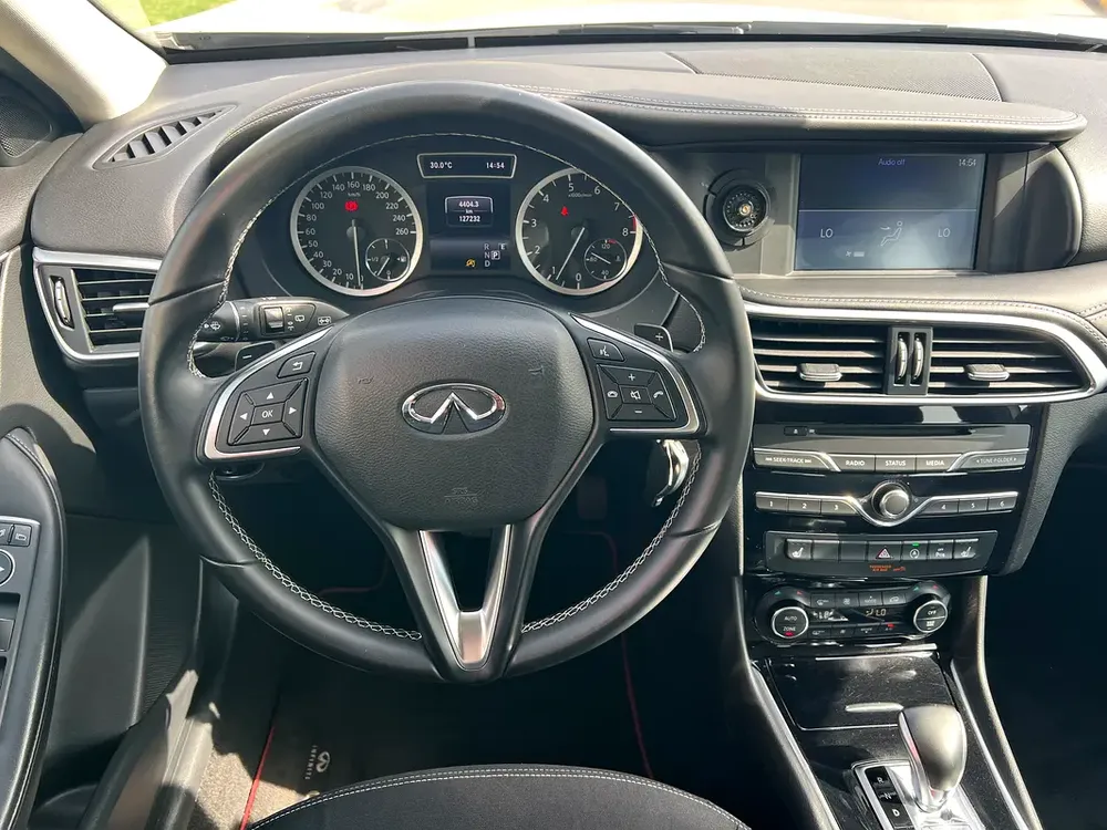 INFINITY Q30 SINGLE OWNER GCC SPECS FULL SERVICE HISTORY AVAILABLE ORGINAL PAINT - Image 13