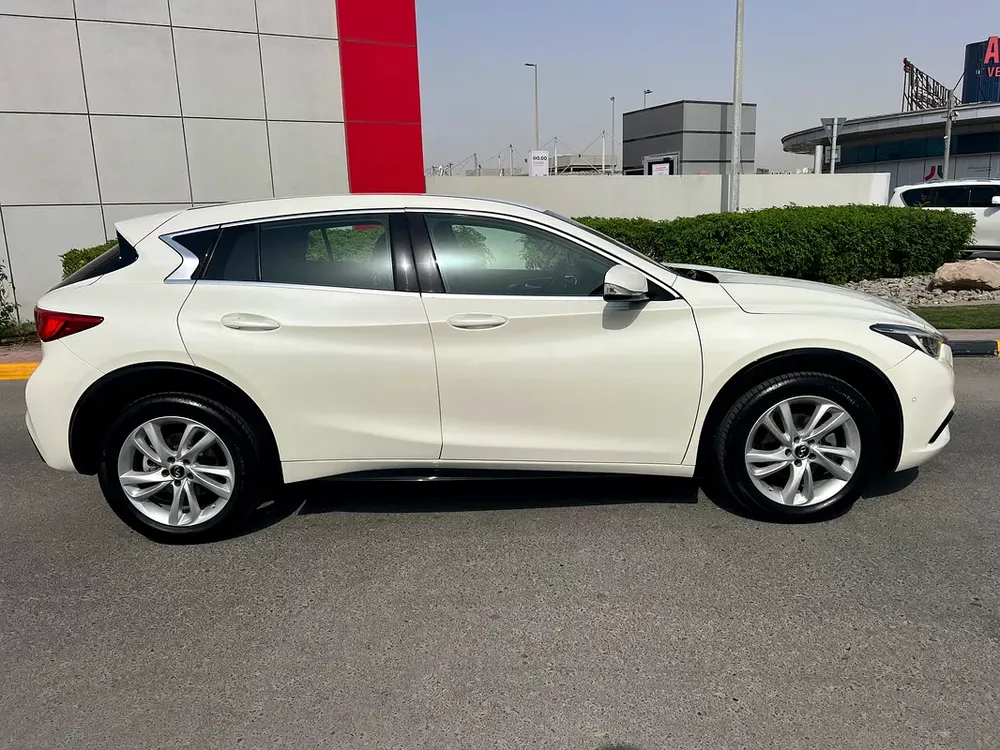 INFINITY Q30 SINGLE OWNER GCC SPECS FULL SERVICE HISTORY AVAILABLE ORGINAL PAINT - Image 5