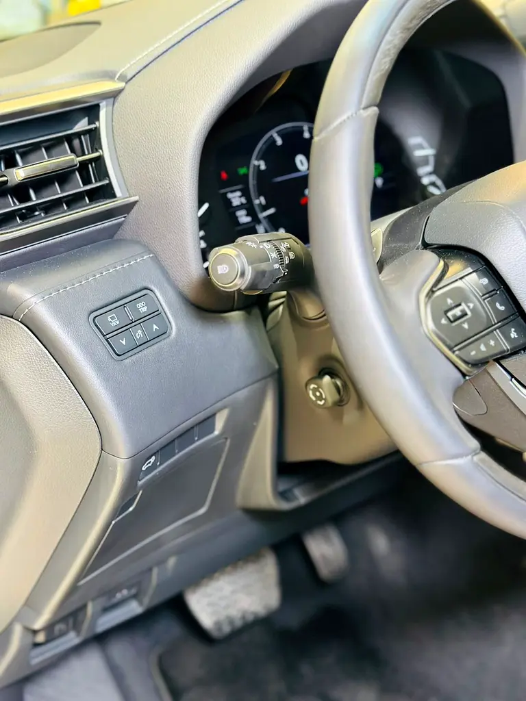 Lexus LX 600 Signature 2023 | GCC Specs | Low Mileage | Warranty - Image 10