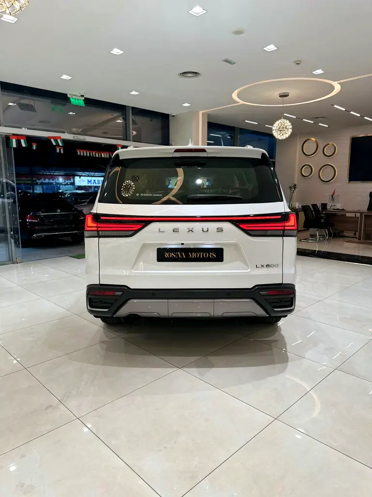 Lexus LX 600 Signature 2023 | GCC Specs | Low Mileage | Warranty - Image 4