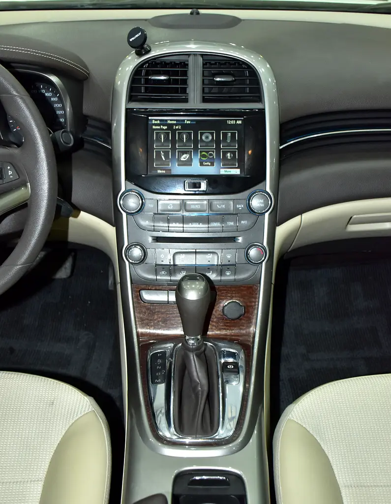 EXCELLENT DEAL for our Chevrolet Malibu LT ( 2016 Model ) in White Color GCC Specs - Image 15