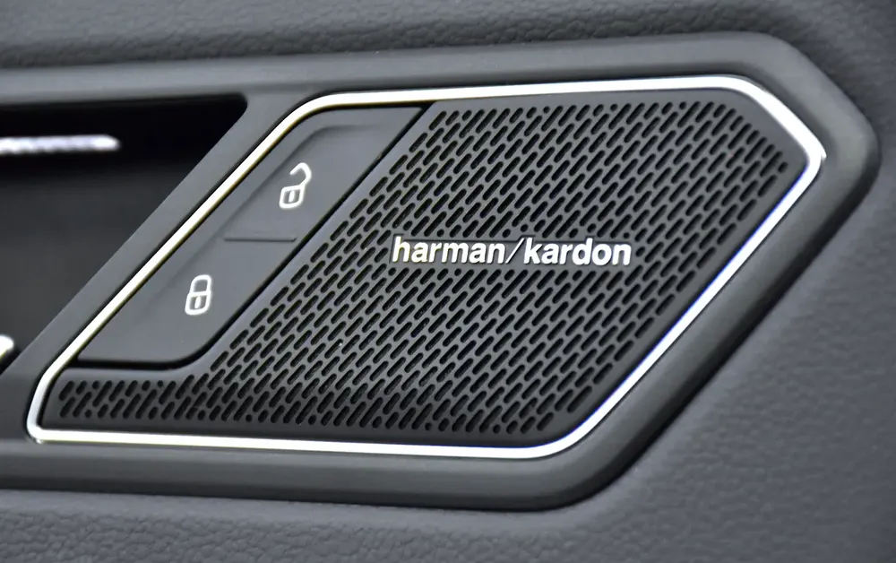 AED 2,360 EMi at 0% DP | Volkswagen Tiguan R-Line 4Motion ( 2024 Model ) in White Color GCC Specs - Image 14