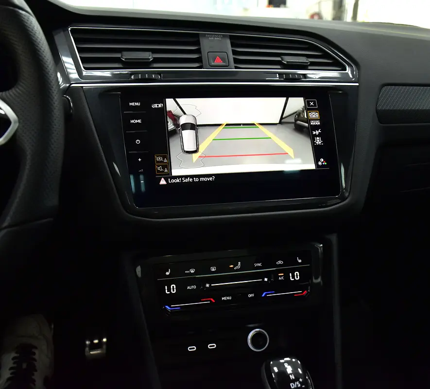 AED 2,360 EMi at 0% DP | Volkswagen Tiguan R-Line 4Motion ( 2024 Model ) in White Color GCC Specs - Image 15