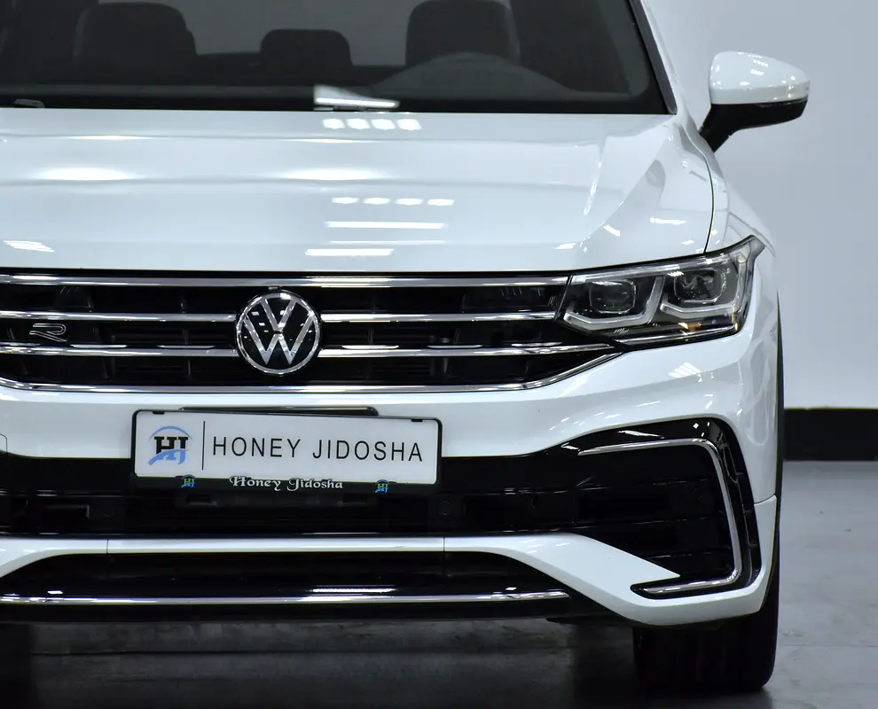 AED 2,360 EMi at 0% DP | Volkswagen Tiguan R-Line 4Motion ( 2024 Model ) in White Color GCC Specs - Image 4