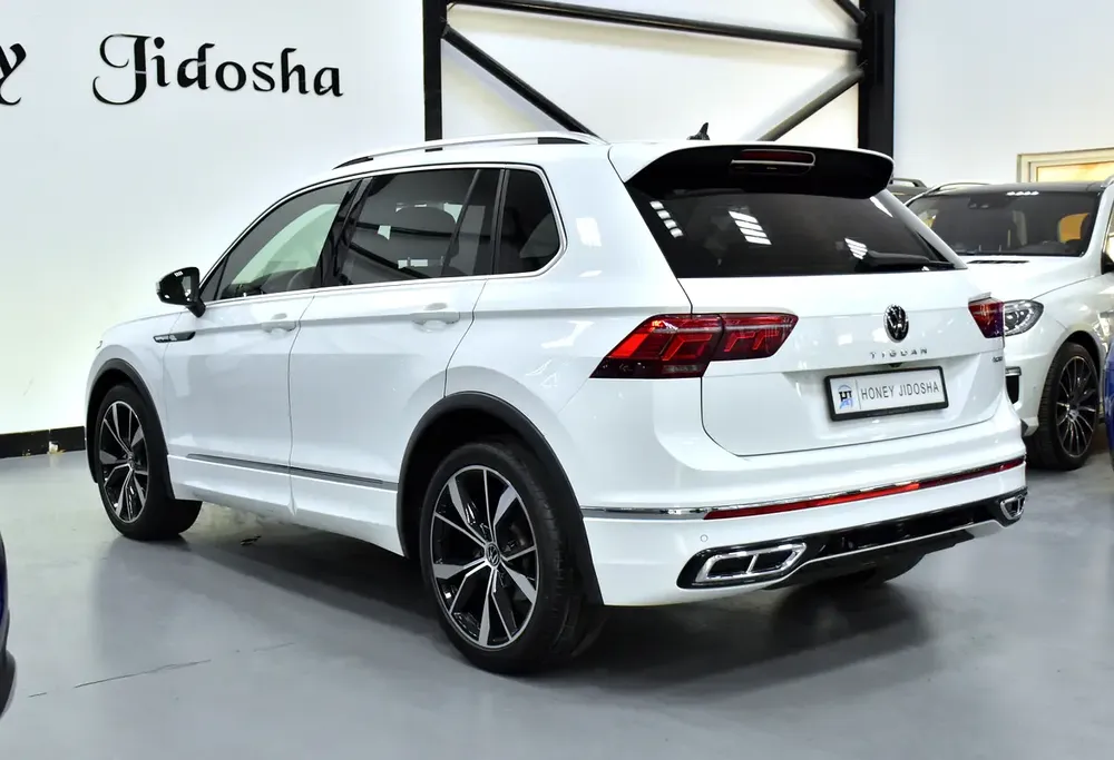 AED 2,360 EMi at 0% DP | Volkswagen Tiguan R-Line 4Motion ( 2024 Model ) in White Color GCC Specs - Image 8