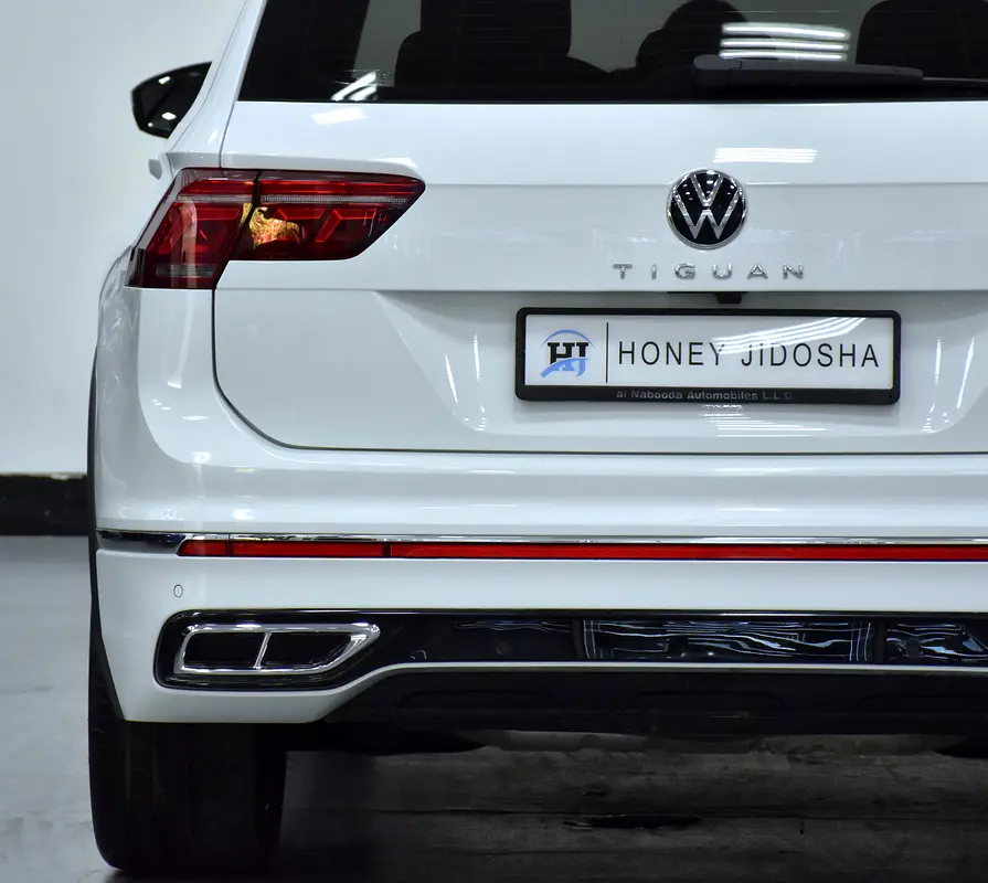 AED 2,360 EMi at 0% DP | Volkswagen Tiguan R-Line 4Motion ( 2024 Model ) in White Color GCC Specs - Image 9