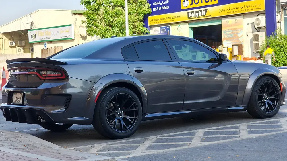 Dodge Charger SXT 2019 - Sporty Performance - Clean Condition - Image 5