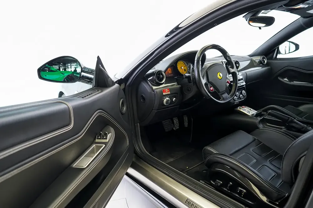 599 GTB | CARBON INTERIOR | WARRANTY AVAILABLE - Image 7