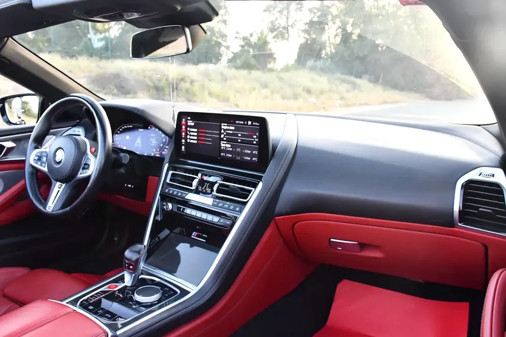 2023 BMW M8 COMPETİTİON Convertible  | GCC Specs | Low Mileage - Image 7